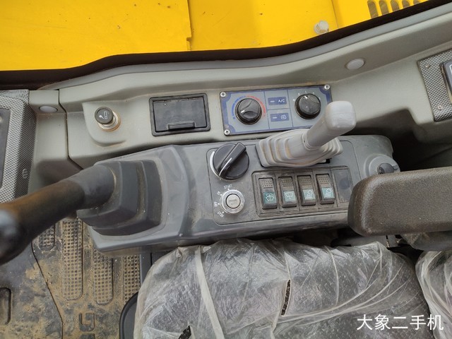 龙工 LG6065 挖掘机