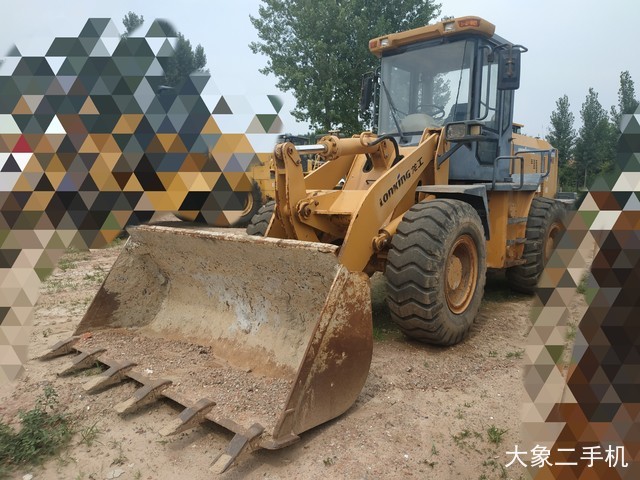 龙工 LG833B 装载机