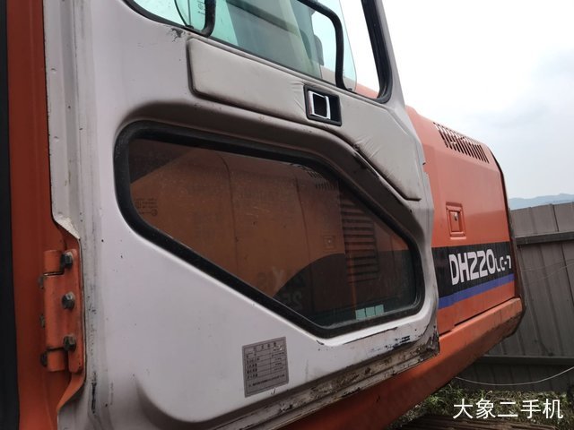 斗山 DH220-5 挖掘机