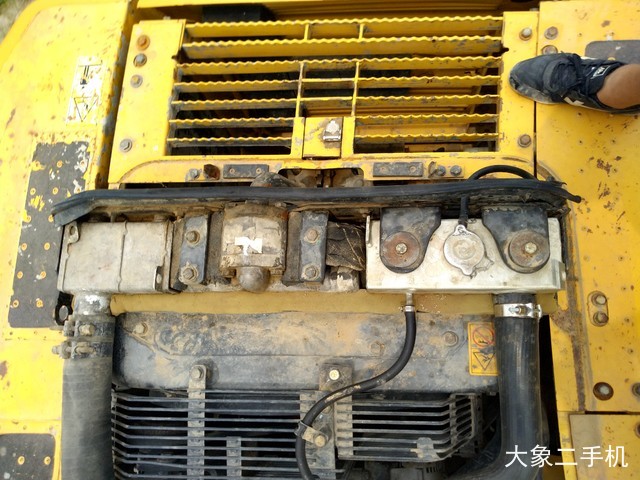 小松 PC220-8M0 挖掘机