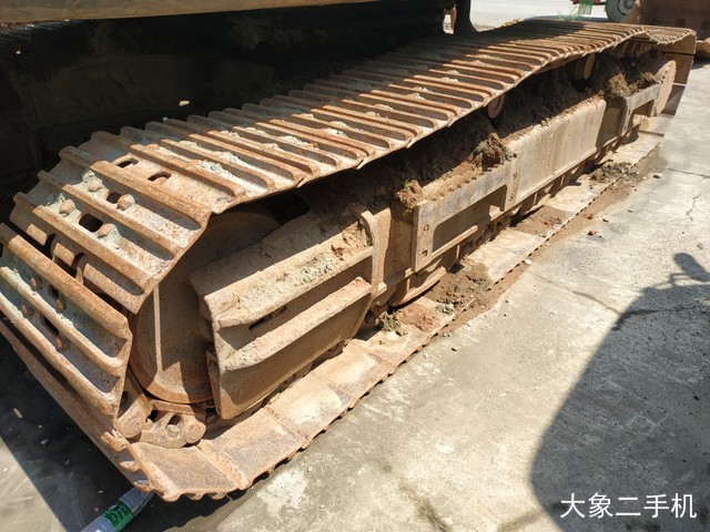 神钢 SK270D-8 挖掘机