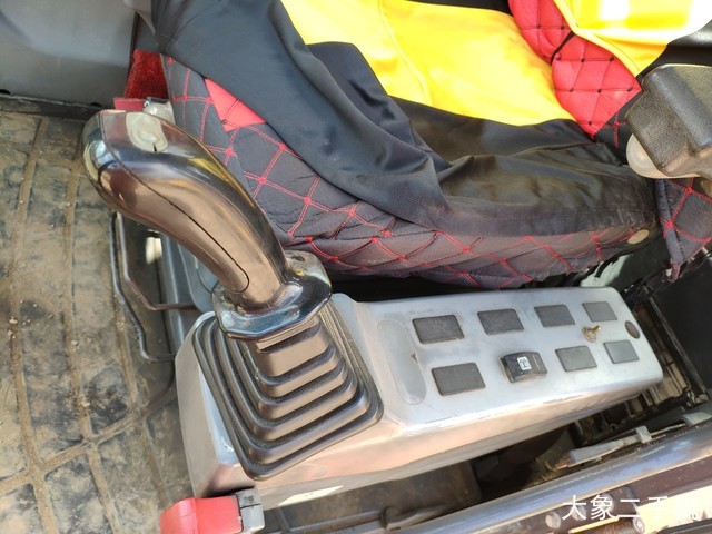 斗山 DX260LC 挖掘机