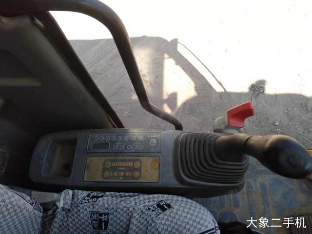 小松 PC240LC-8 挖掘机