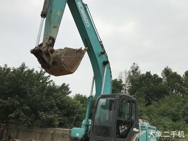 神钢 SK210LC-8 挖掘机