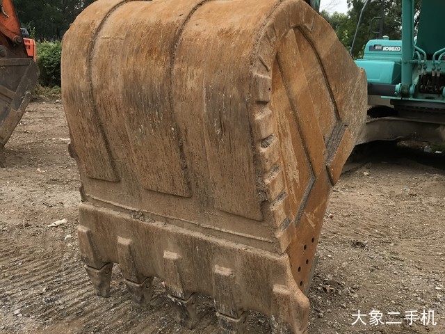 神钢 SK350LC-8 挖掘机