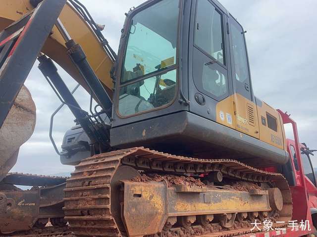 徐工 XE135D 挖掘机