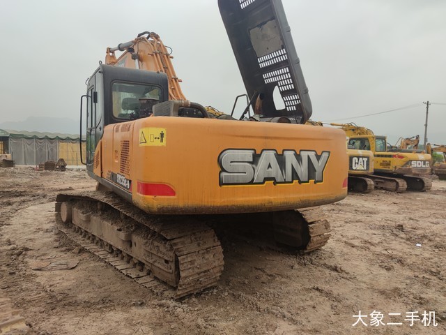 三一重工 SY235C-9 挖掘机