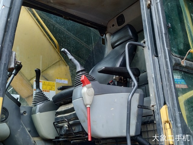 小松 PC240LC-8 挖掘机