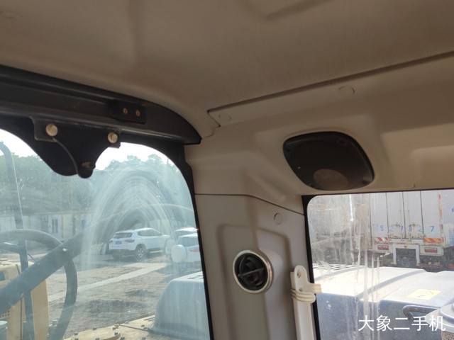 徐工 XE215D 挖掘机