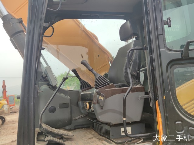 三一重工 SY235C-9 挖掘机
