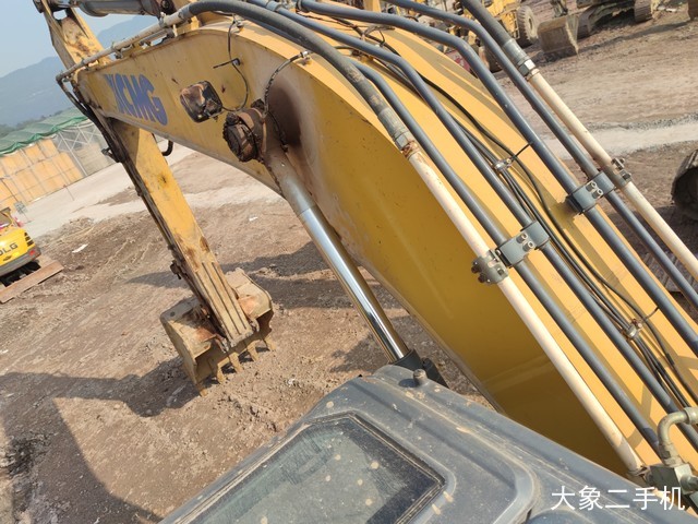 徐工 XE215D 挖掘机