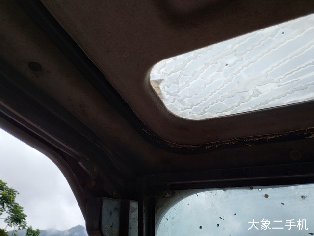 小松 PC240LC-8 挖掘机