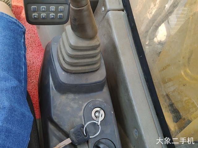 徐工 XE135B 挖掘机