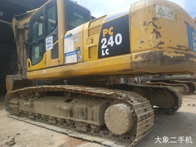 小松 PC240LC-8 挖掘机