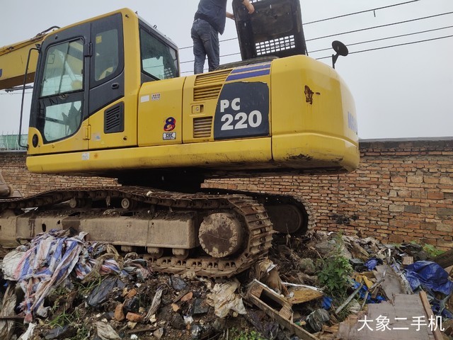 小松 PC220-8 挖掘机