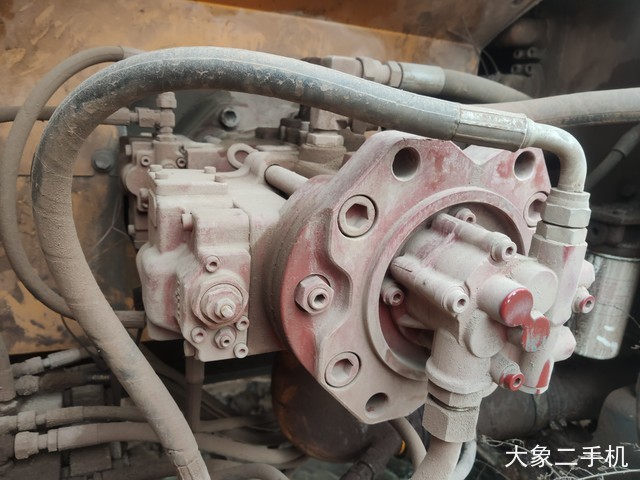 现代 R225-7 挖掘机