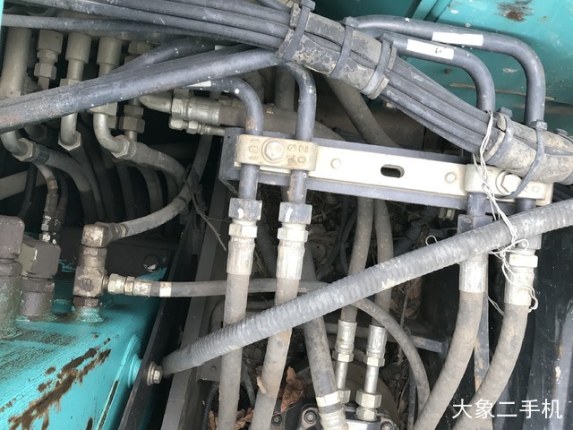 神钢 SK75-8 挖掘机