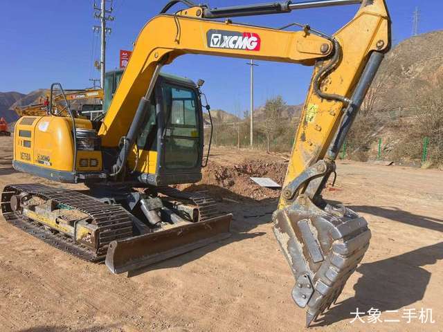 徐工 XE75D 挖掘机