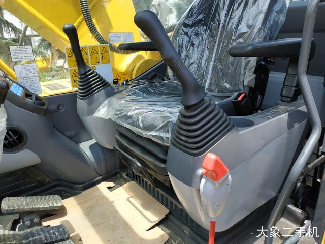 小松 PC210-8M0 挖掘机