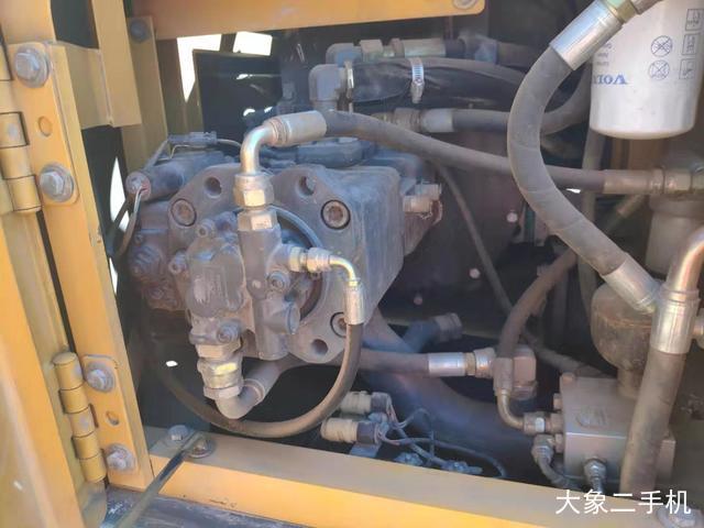 沃尔沃 EW140B 挖掘机