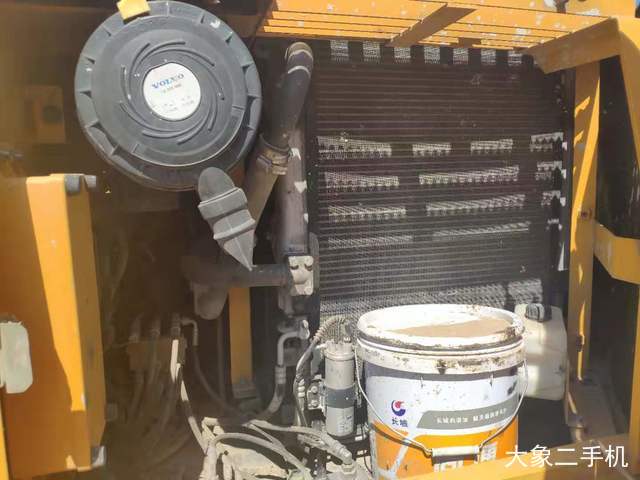 沃尔沃 EW140B 挖掘机