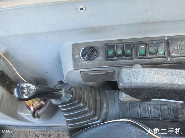 山东临工 E680F 挖掘机