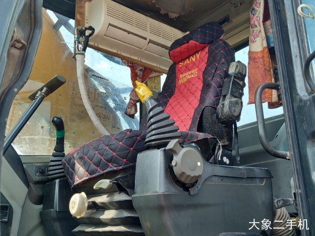 现代 R335LC-7 挖掘机