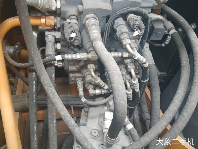 加藤 HD512-R5 挖掘机