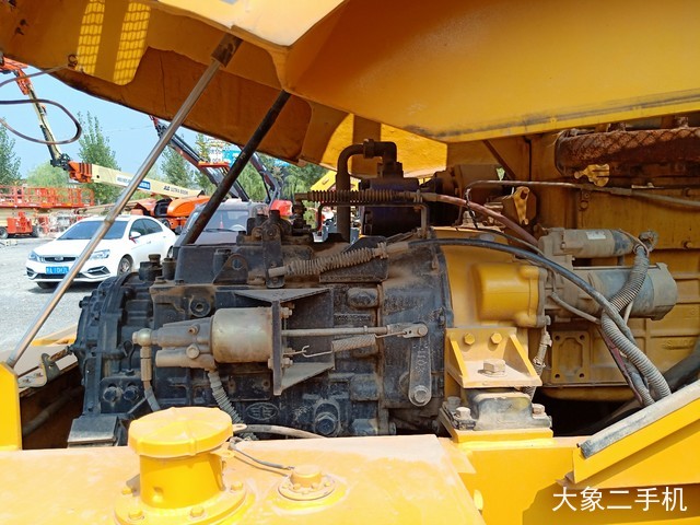 柳工 CLG6122 压路机