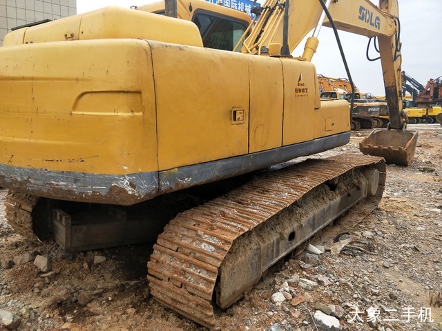 山东临工 E6210F 挖掘机