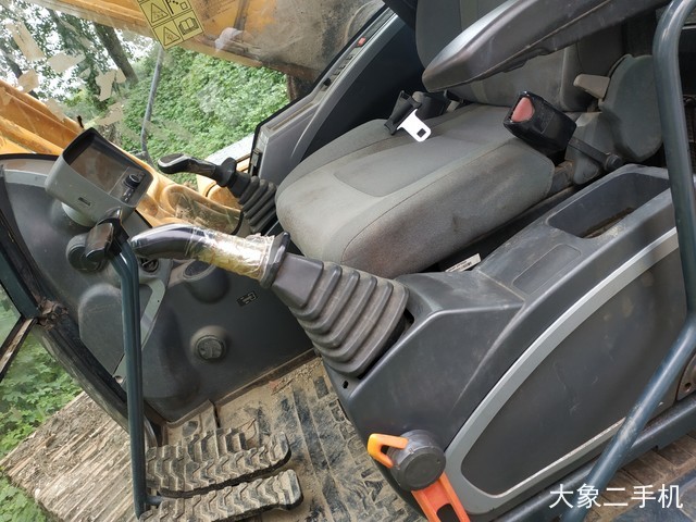 现代 R305LC-9 挖掘机