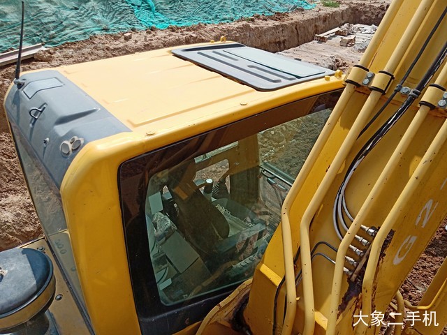 小松 PC240LC-8M0 挖掘机