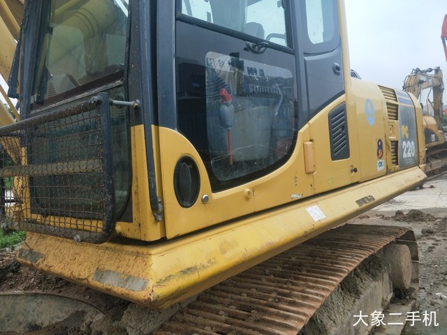 小松 PC220-8 挖掘机