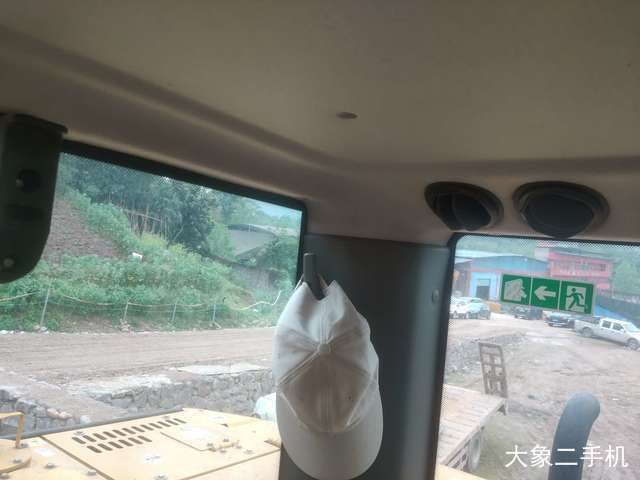 山东临工 E680F 挖掘机