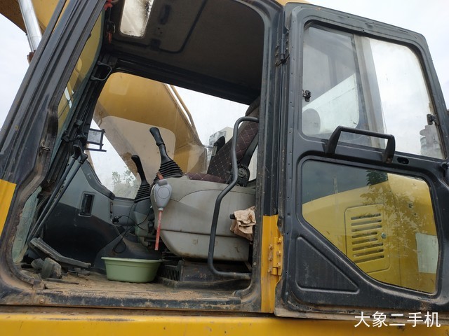 小松 PC220-7 挖掘机