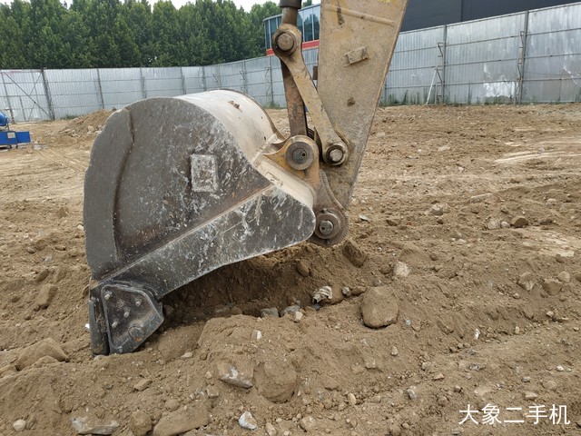 卡特彼勒 323DL 挖掘机