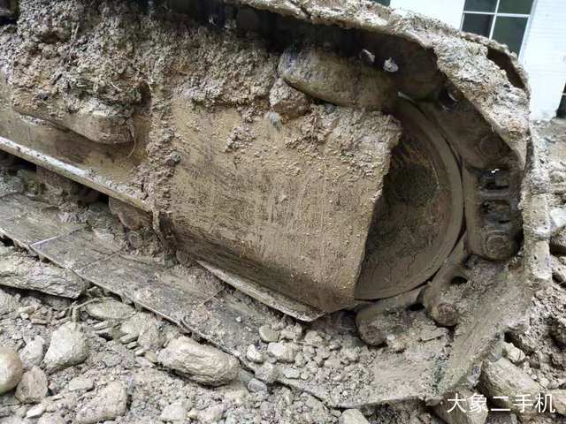 现代 R215-7 挖掘机