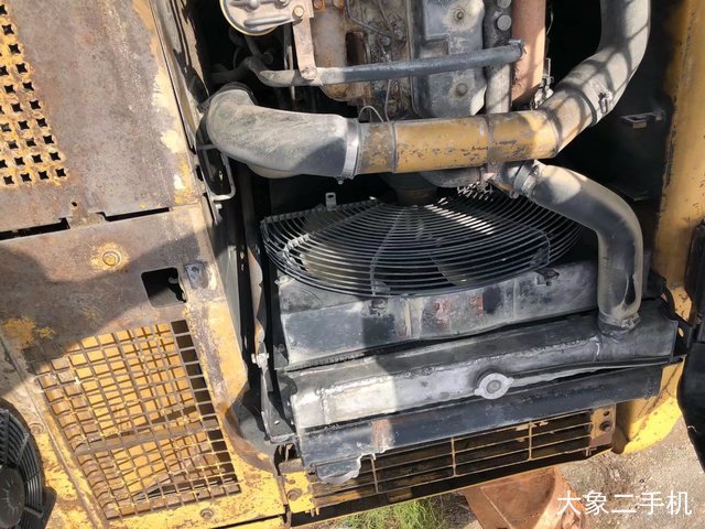 卡特彼勒 320B 挖掘机