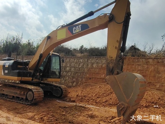 卡特彼勒 新一代Cat®320液压 挖掘机