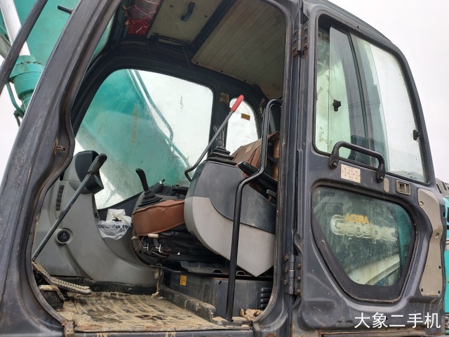 神钢 SK260LC-8 挖掘机