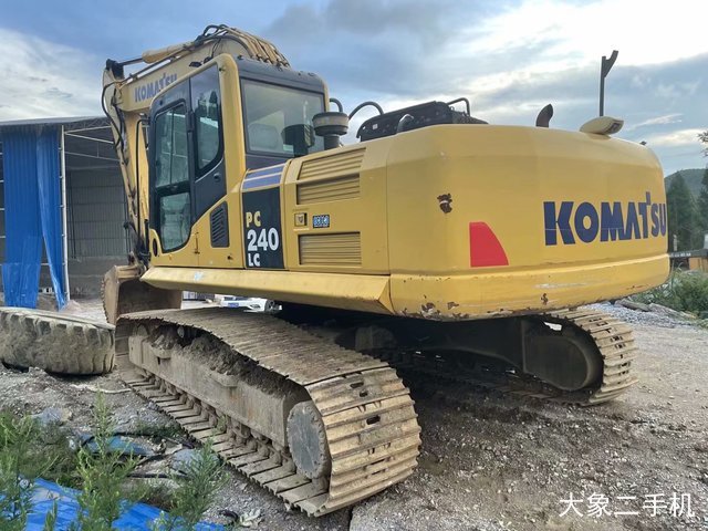 小松 PC240LC-8 挖掘机