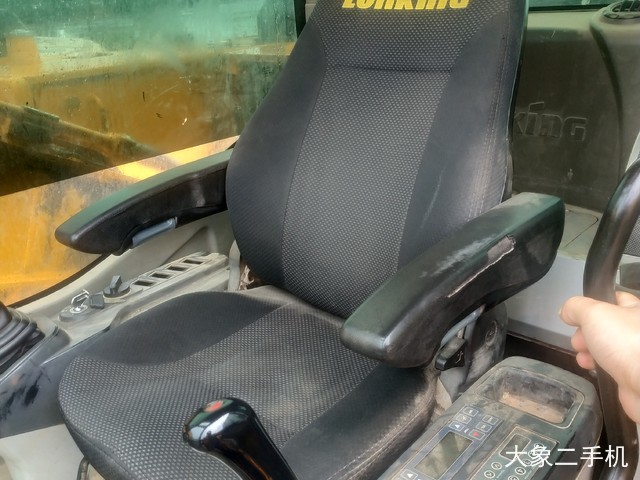 龙工 LG6220D 挖掘机