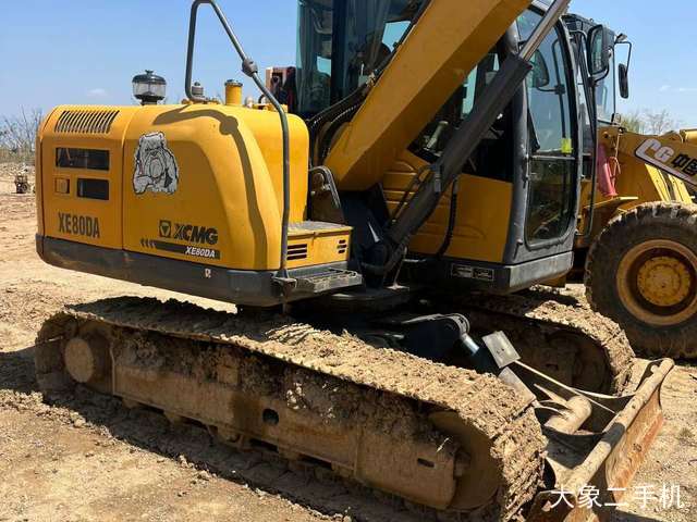 徐工 XE80D 挖掘机