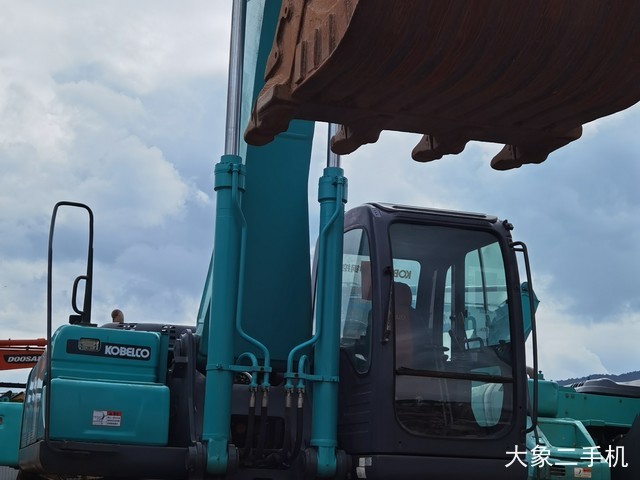 神钢 SK350LC-8 挖掘机
