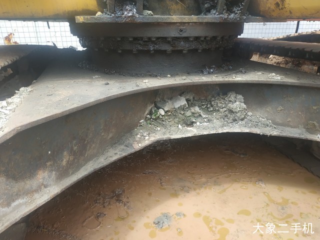 小松 PC240LC-8 挖掘机