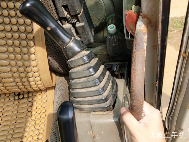 现代 R60-7 挖掘机