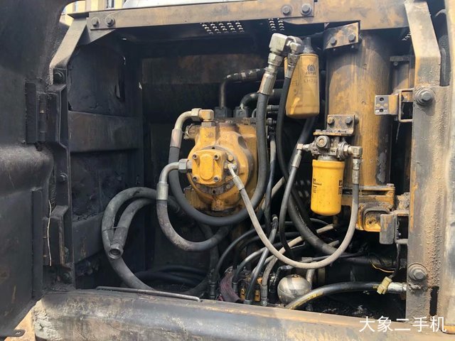 卡特彼勒 320B 挖掘机