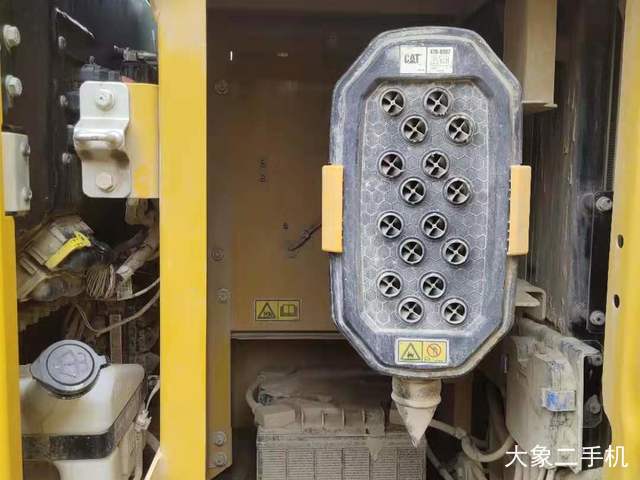 卡特彼勒 323DL 挖掘机