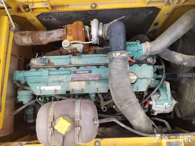 沃尔沃 EC240BLC 挖掘机