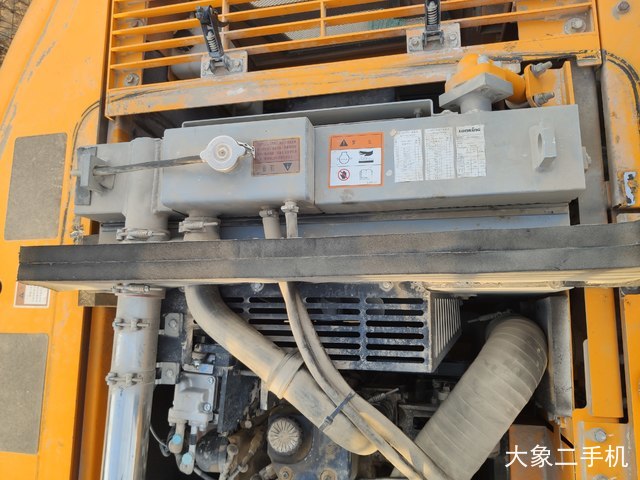 龙工 LG6225E 挖掘机